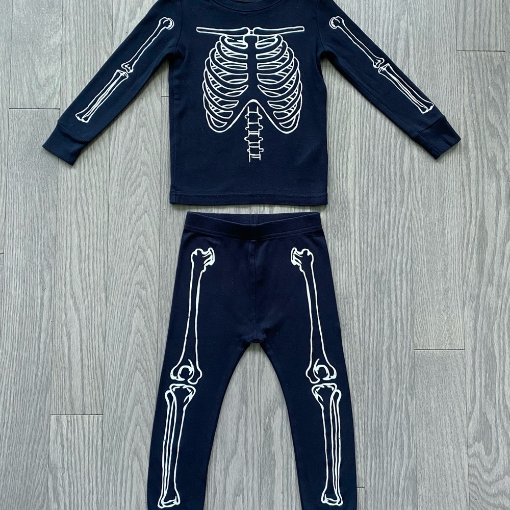 3/$25 💀Skeleton Print Pajama Set | size 3T 💀
